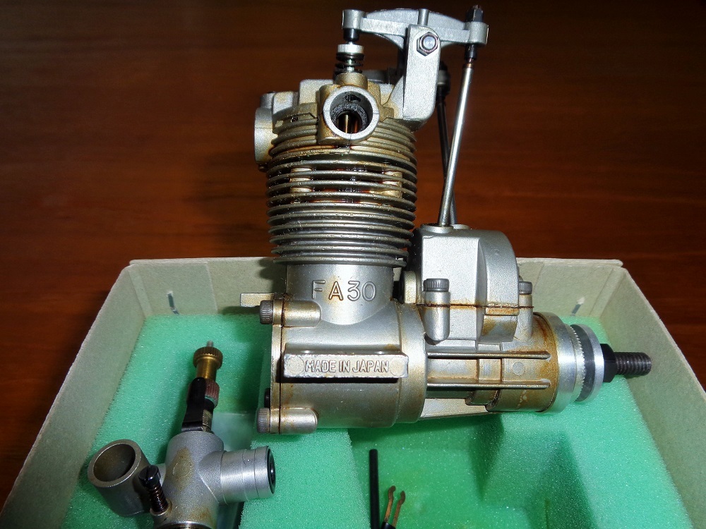 SAITOエンジン 斎藤製作所 FA－30 4ストロークエンジン ⁄ 斎藤