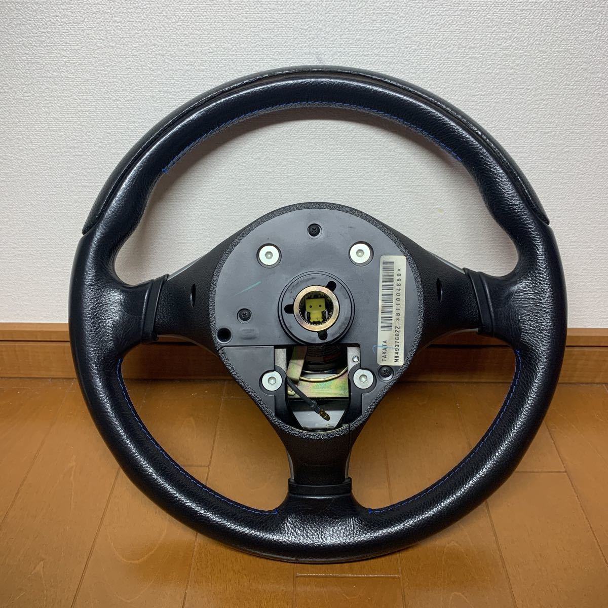 MOMO ステアリングホイール ランサー CT9W エボ H18年 ホーンパッド CT9A CT9W 純正ステアリング MOMO 三菱 ランエボ ランサーエボリューション