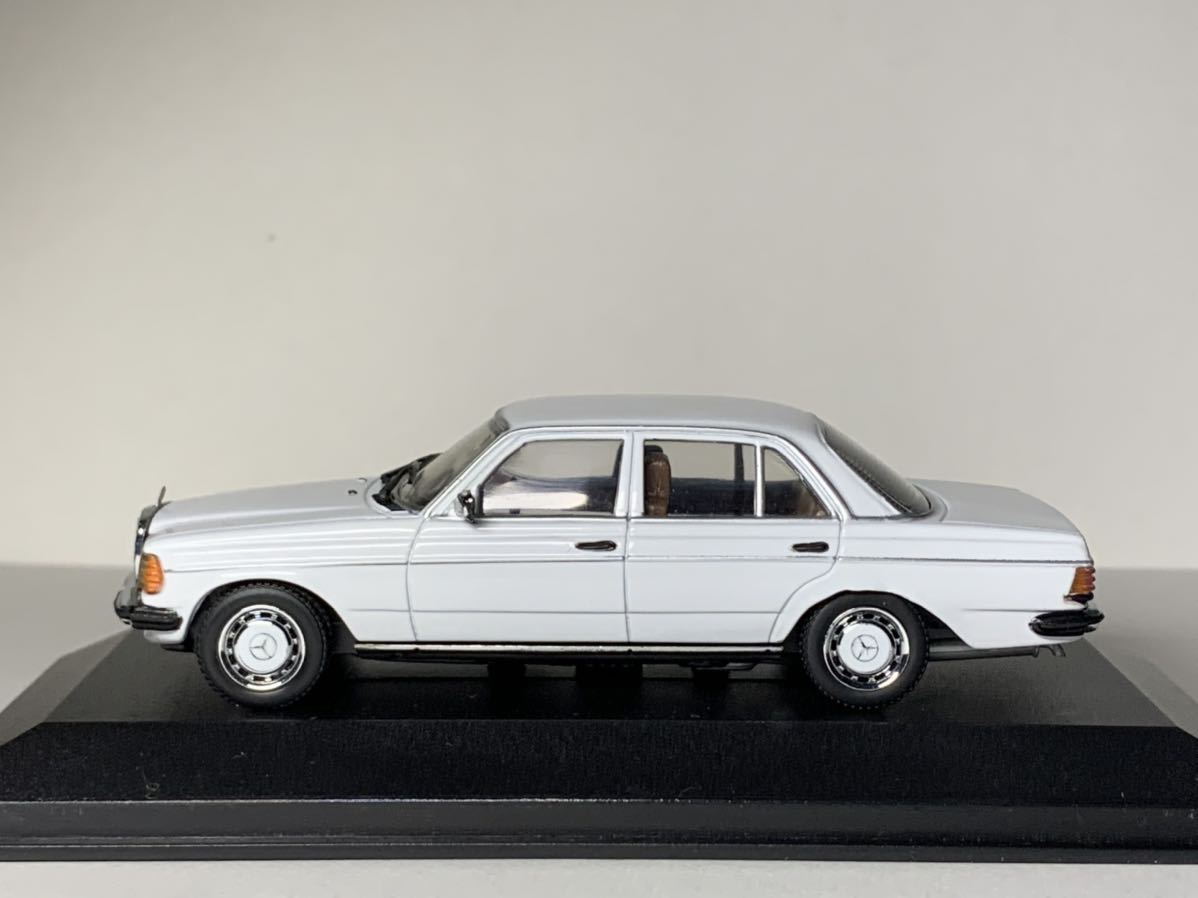 MINICHAMPS 1/43 メルセデスベンツ W123 リムジン 230E 白 Mercedes