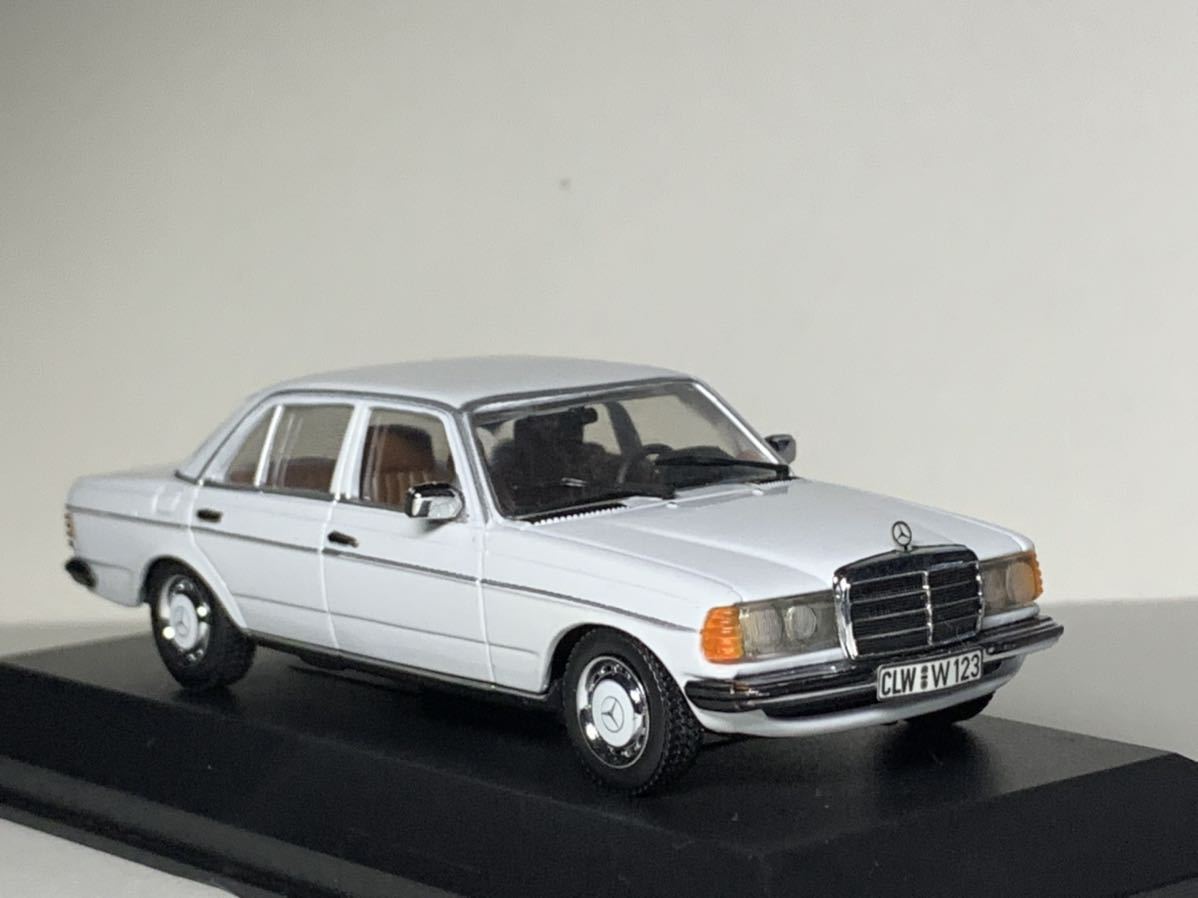 MINICHAMPS 1/43 メルセデスベンツ W123 リムジン 230E 白 Mercedes