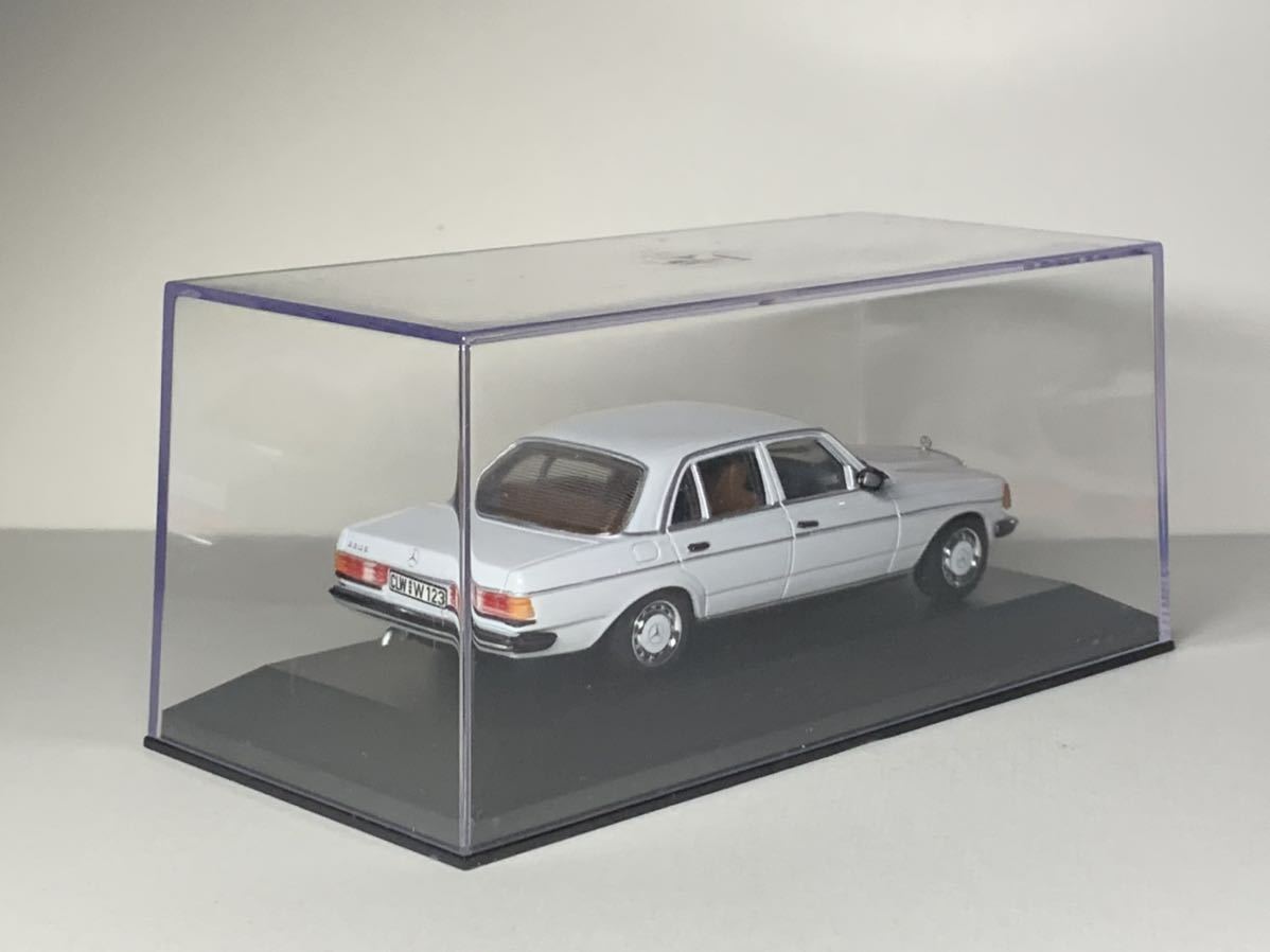 MINICHAMPS 1/43 メルセデスベンツ W123 リムジン 230E 白 Mercedes