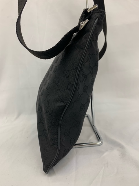 GUCCI グッチ ショルダーバック GGキャンバス GG柄 ブランド ブラック