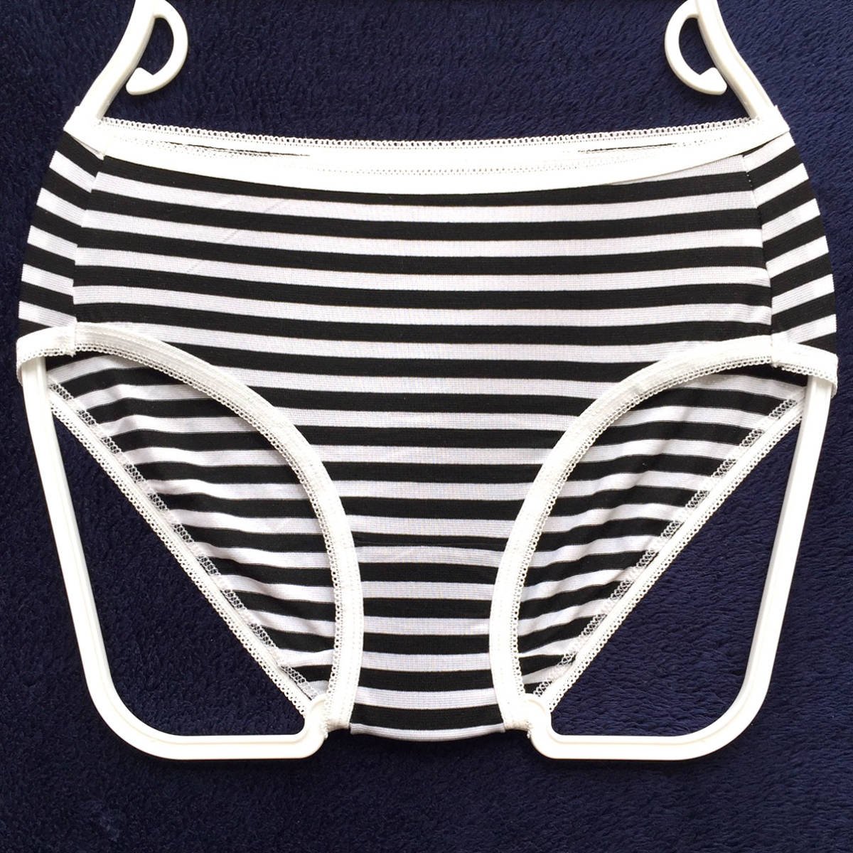 細めしましまボーダーがめちゃ可愛い 縁取りピコゴム キュートさばっちり 白 黒 L パンティ ショーツ レディース下着 スタンダード 売買されたオークション情報 Yahooの商品情報をアーカイブ公開 オークファン Aucfan Com