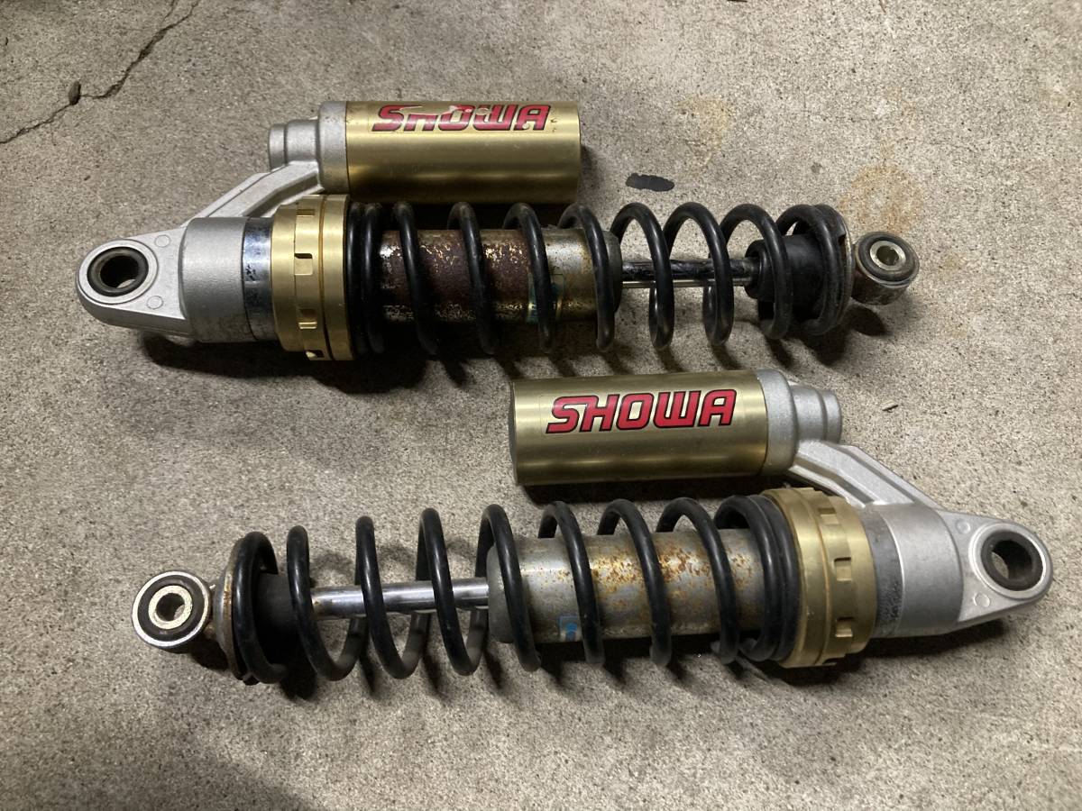 SHOWA リアサスペンション CB400SF バージョン MY9-891 SHOWA 検