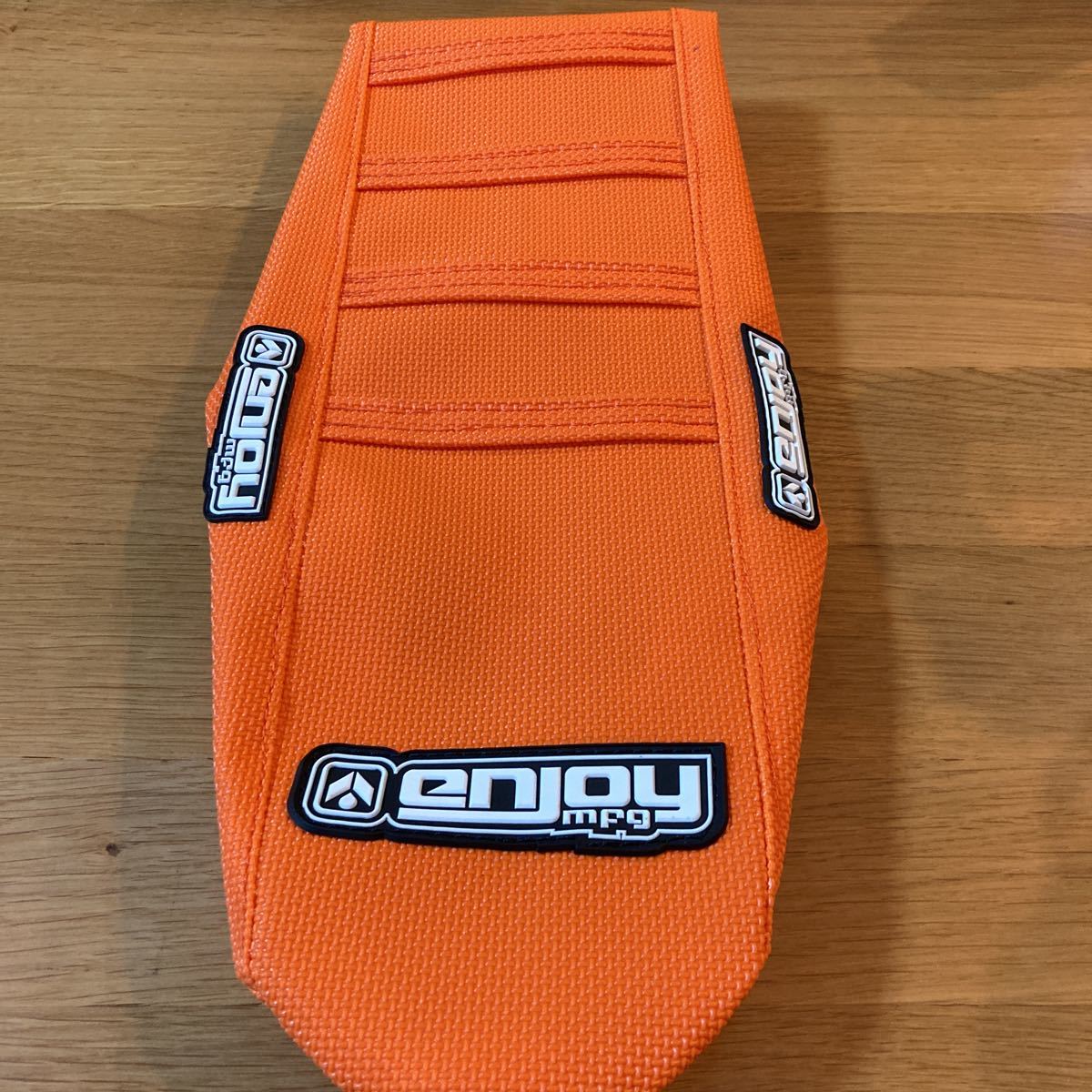 即納!!KTM250EXC(2020〜2022)SX(2019～2022)ENJOY.MFG エンジョイ シートカバーC33