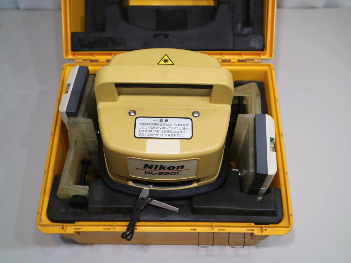 Nikon ニコン 測量機 レーザーレベル NL-220C 受光器2機付(光学 Nikon ニコン 測量機 レーザーレベル NL-220C 受光器2機付(光学