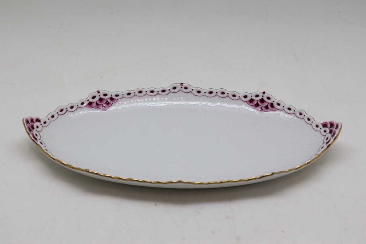 ロイヤルコペンハーゲン ROYAL COPENHAGEN バーガンディ　プリンセス　ピックルディッシュ　オーバルプレート　ピンク_1