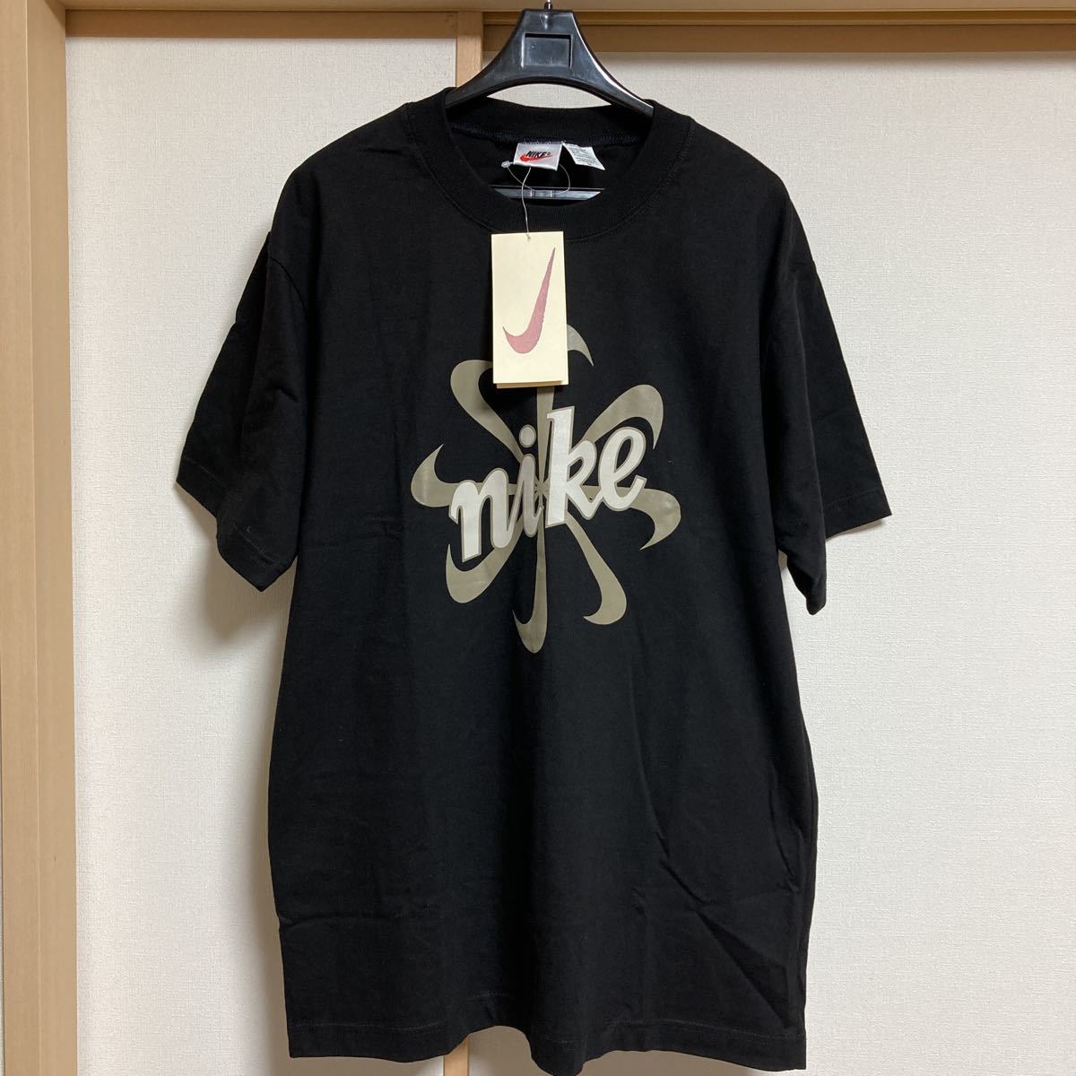  90s NIKE ナイキ 風車Tシャツ ブラック Mサイズ スウォッシュ カマボコ ゴツ ビンテージ デッド(Mサイズ)｜売買されたオークション情報、yahooの商品情報をアーカイブ公開 - オークファン 男性用