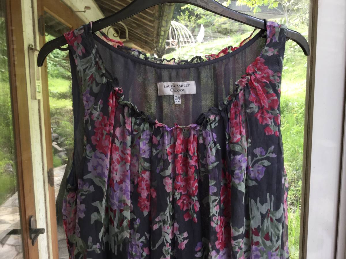 ローラアシュレイ グレー地ピンク薄紫花柄シフォンワンピース１１号 ワンピース 売買されたオークション情報 Yahooの商品情報をアーカイブ公開 オークファン Aucfan Com