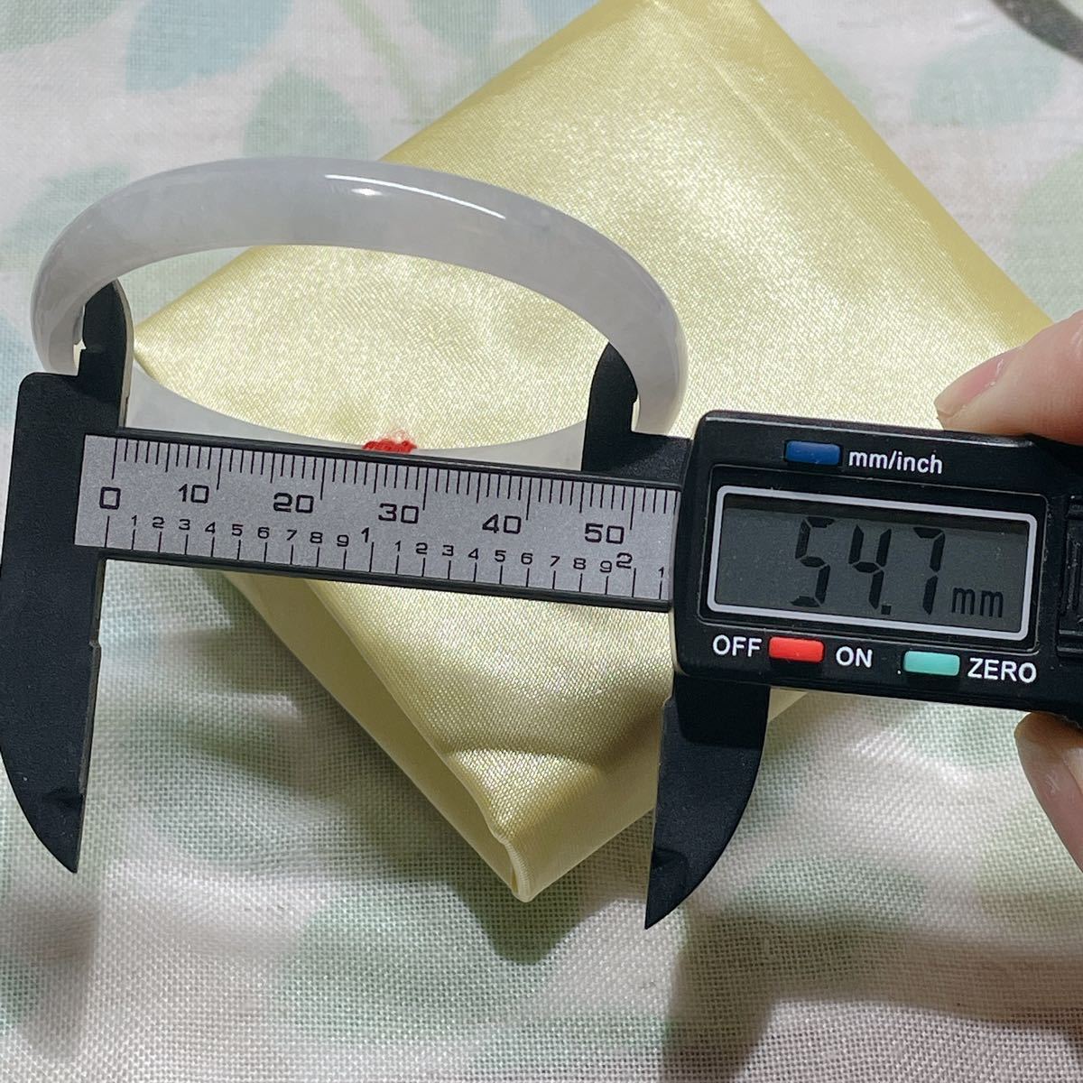 新入荷本翡翠保証天然翡翠プリンセス形バングル 内径約54.7mm 内径