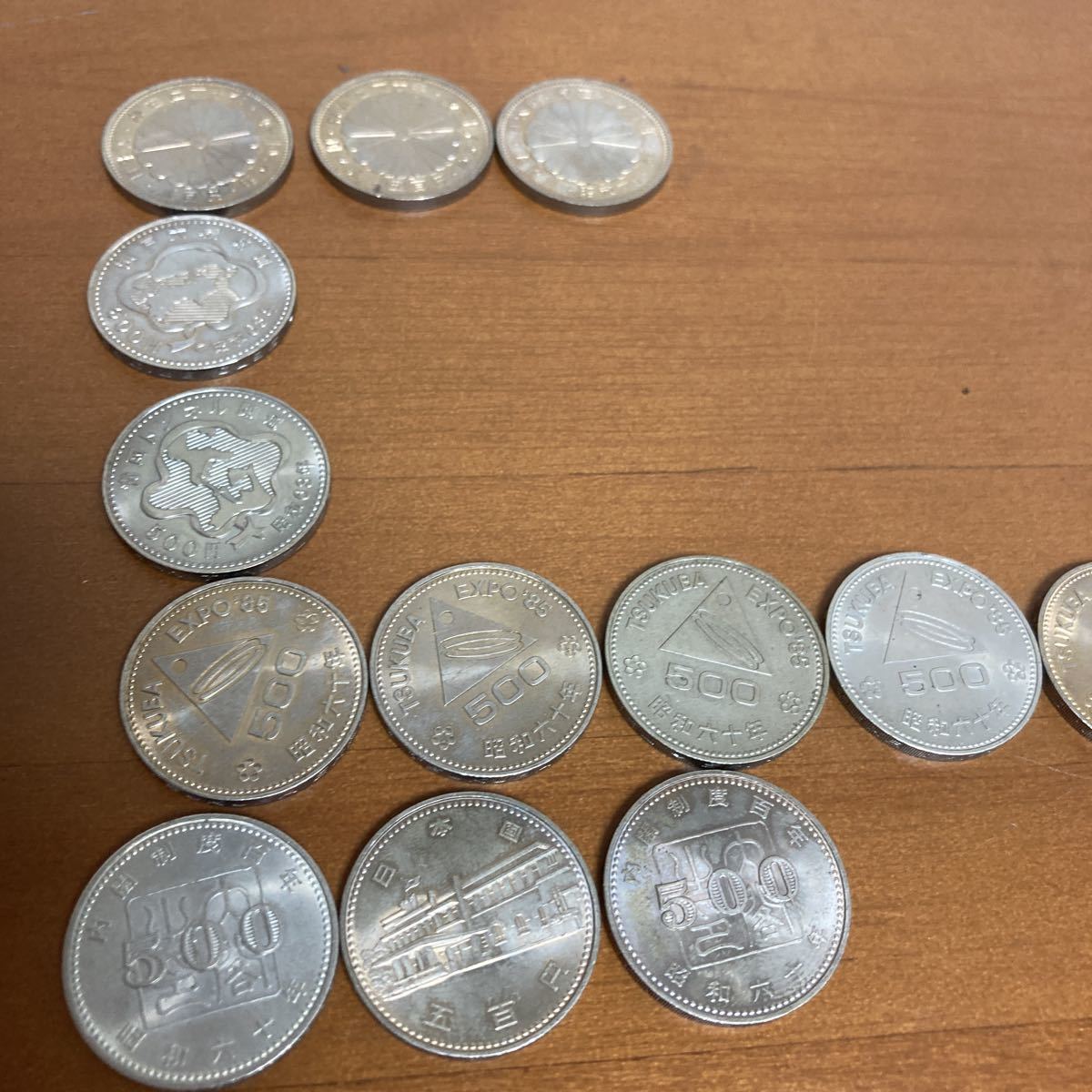 1000円 銀貨 13枚 まとめ 古銭 硬貨 貨幣 アンティーク コレクション
