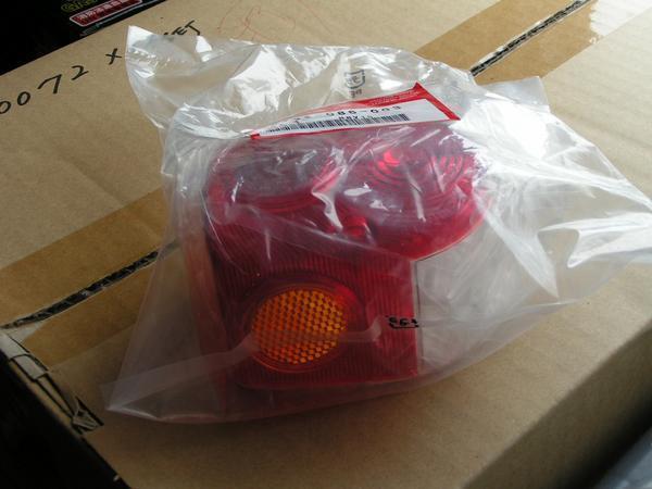 ◎ホンダ純正 初期型CF50 CF70 シャリーテールレンズ赤反射丸新品 4L