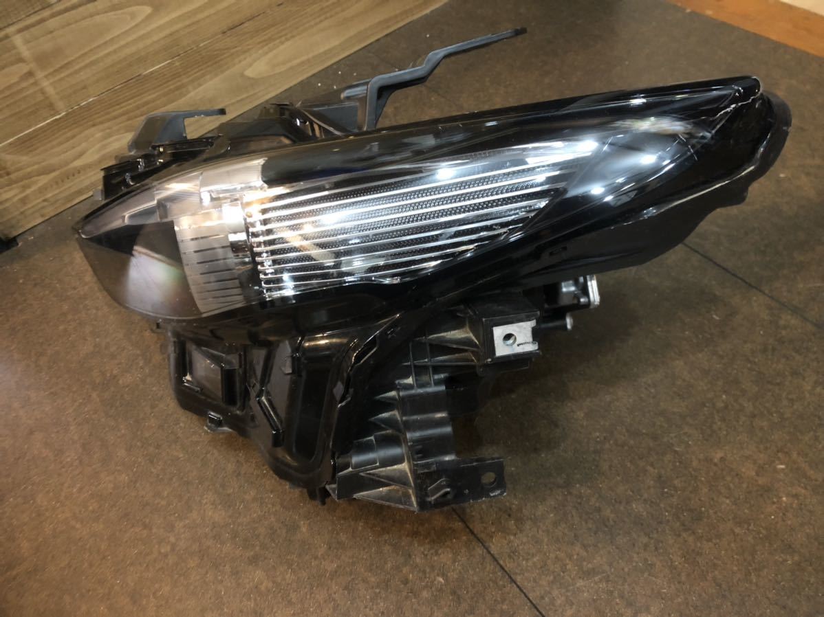 MAZDA3 LED 左側ヘッドライト(助手席側) 1000円スタート売り切り 