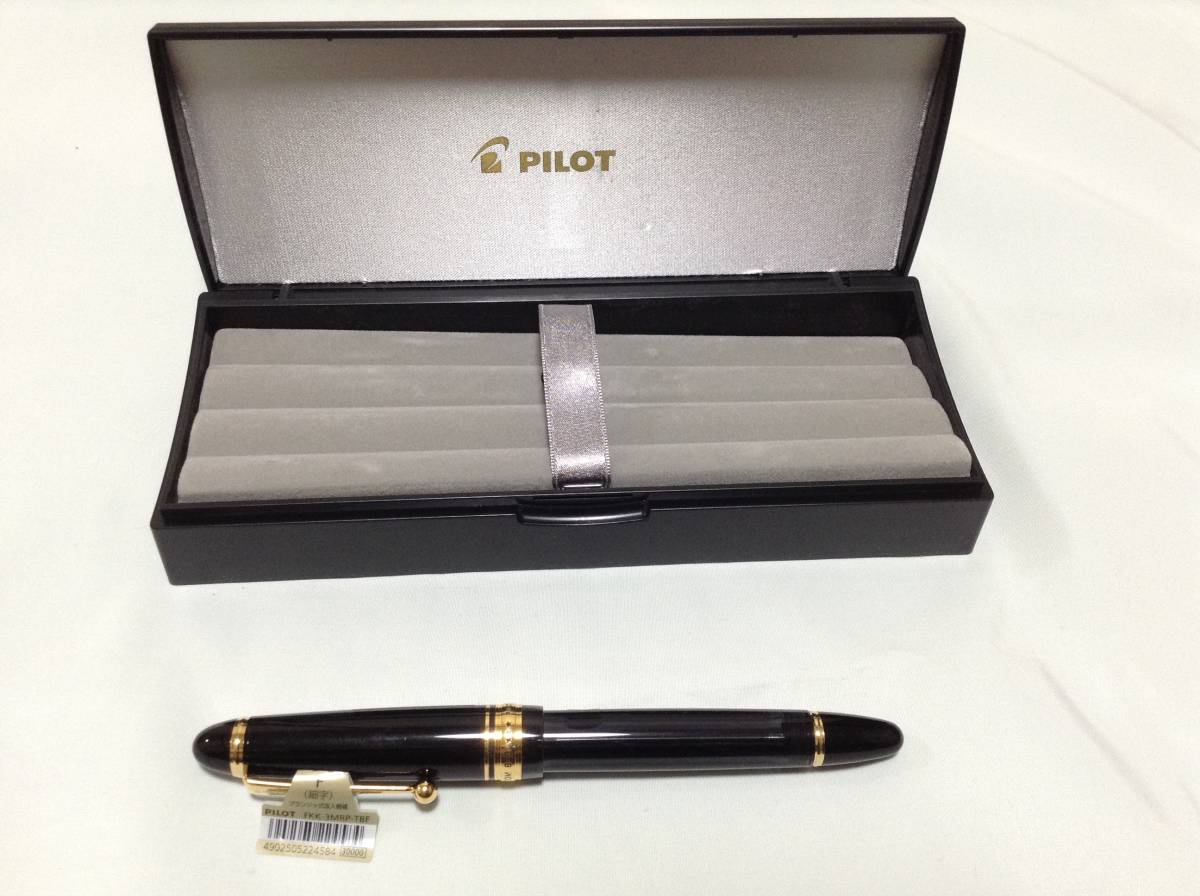 Pilot パイロット カスタム823 万年筆 中字(M) 黒 FKK-3MRP PILOT