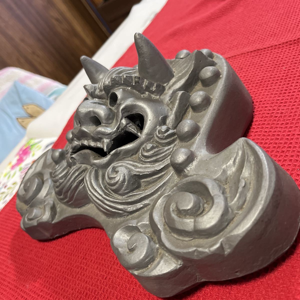 鬼瓦　縁起物　魔除け　置物 菊間瓦 鬼瓦 置物 鬼の置物 いぶし銀 縁起物 厄除け - 「鬼面」 鬼北町