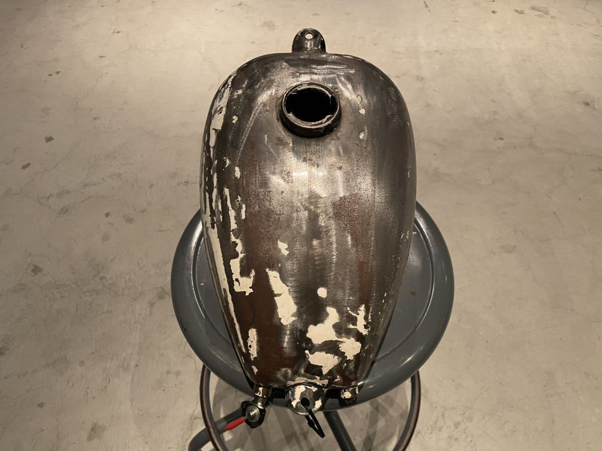 ハイトンネル トライアンフ ハーレー チョッパータンク！ エッグタンク