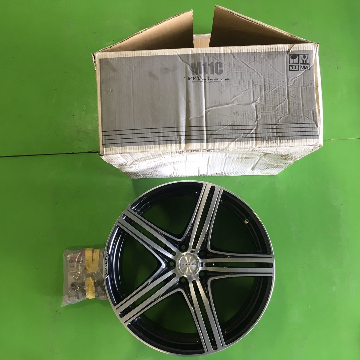 NA428 中古 WALD MAHORA M11C ヴァルド マホラ ホイール 21×9J +33 PCD 