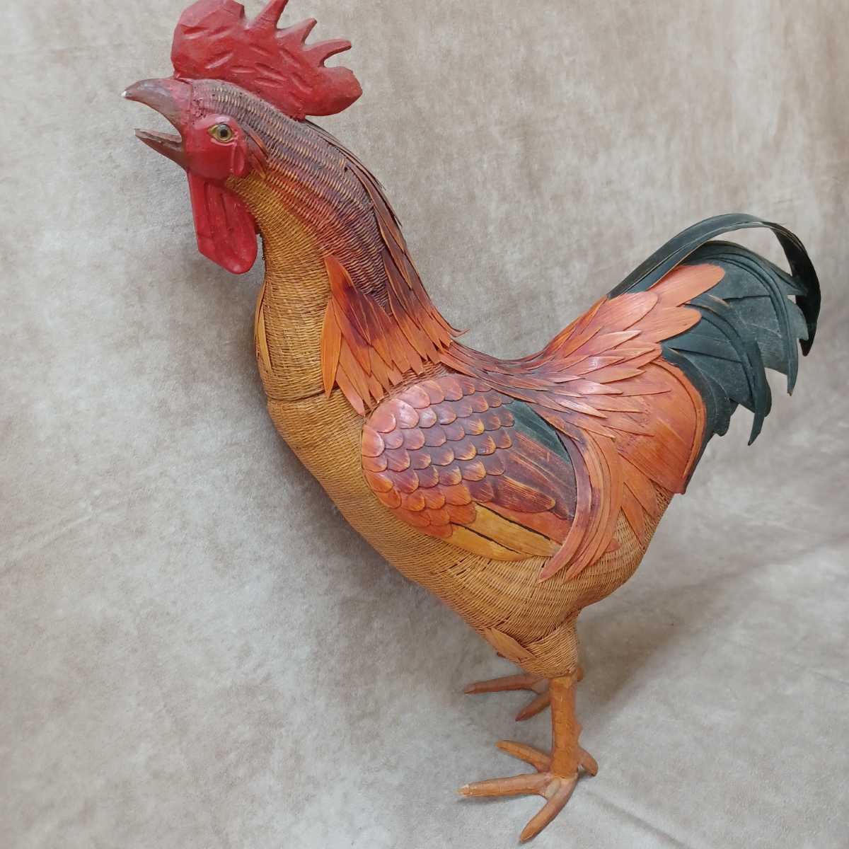 鶏 にわとり ニワトリ 鳥 置物 オブジェ 籘 インテリア小物 小物入れ 雑貨 コレクション 民芸品 高さ約48cm 横15cm 奈良発 置物 売買されたオークション情報 Yahooの商品情報をアーカイブ公開 オークファン Aucfan Com