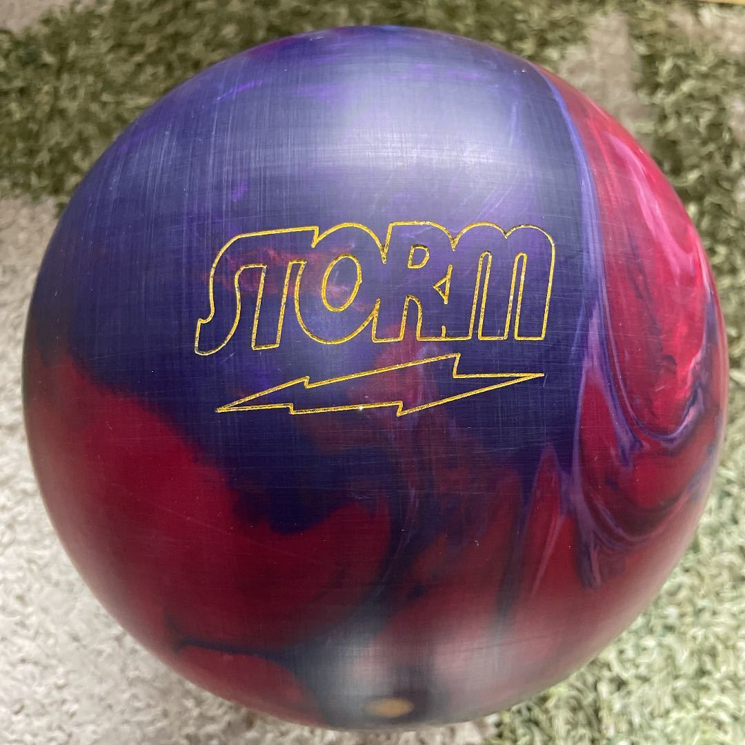 クリスタルフィジックス 15ポンド ボウリングボール ストーム プラグ済