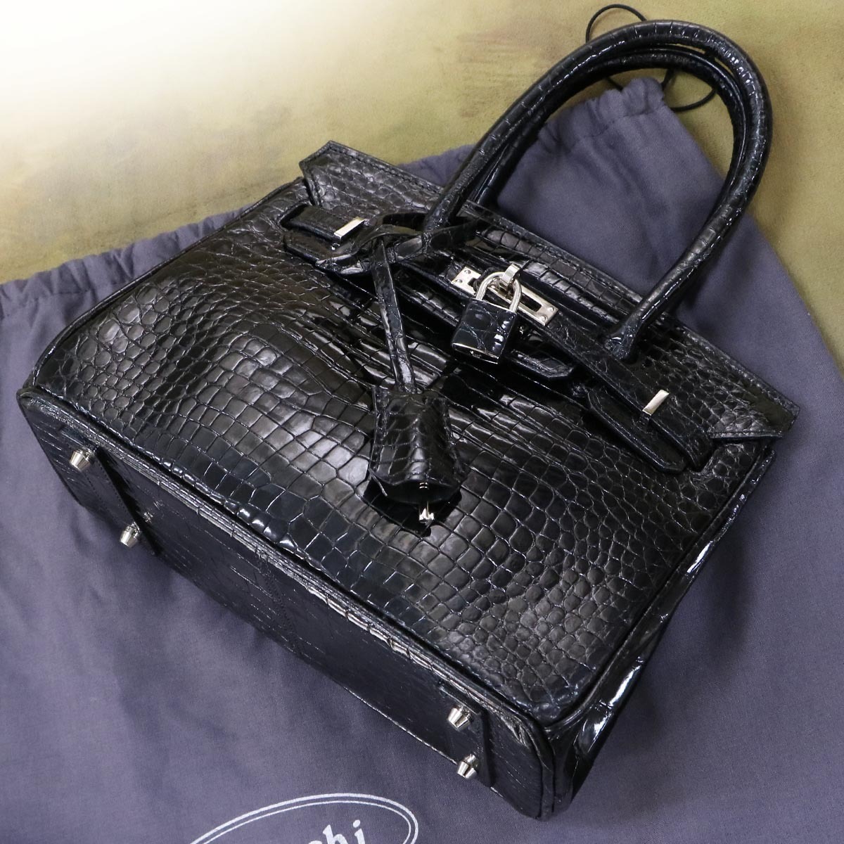 本物 極上品 タケチ 最高級クロコダイルレザー 鍵付きハンドバッグ SV  