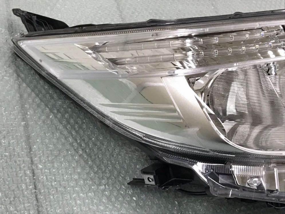 ★ステー折れなし・少しキズ有★ ZRR 80 85 ZWR80 ノア エスクァイア 前期 純正 LED ヘッドライト 右 運転席側 KOITO 28-227 ヴォクシー ノア ZRR80 キズ ZWR80&frasl;ZWR85&frasl;ZRR80 日よけ