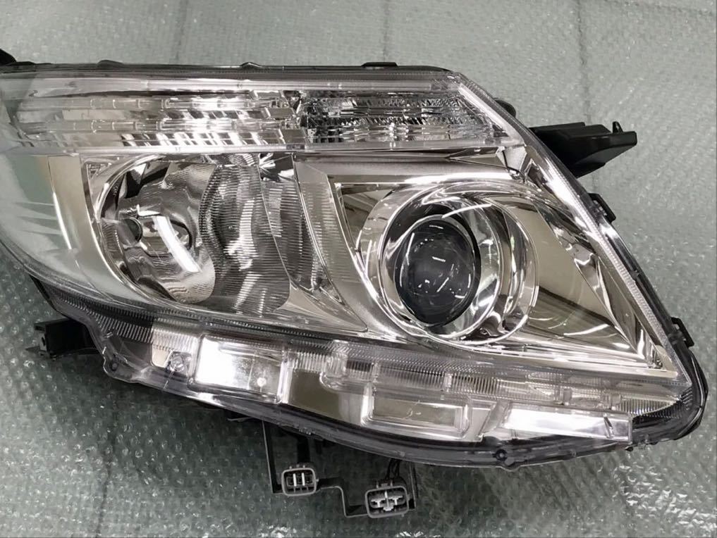 ★ステー折れなし・少しキズ有★ ZRR 80 85 ZWR80 ノア エスクァイア 前期 純正 LED ヘッドライト 右 運転席側 KOITO 28-227 ヴォクシー ノア ZRR80 キズ ZWR80&frasl;ZWR85&frasl;ZRR80 日よけ