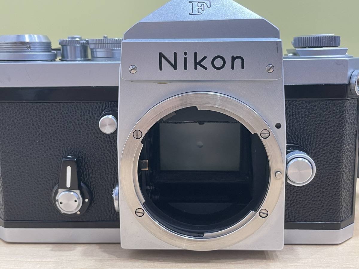 F Nikon ニコン 後期型 50mm&frasl;20cm&frasl;43 ボディ□684万番台□シャッター 【16026】Nikon ニコン F アイレベル ボディ 735万番台 シルバー