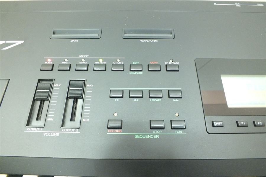 ☆ YAMAHA ヤマハ SY77 キーボード 取扱説明書有り ハードケース付き