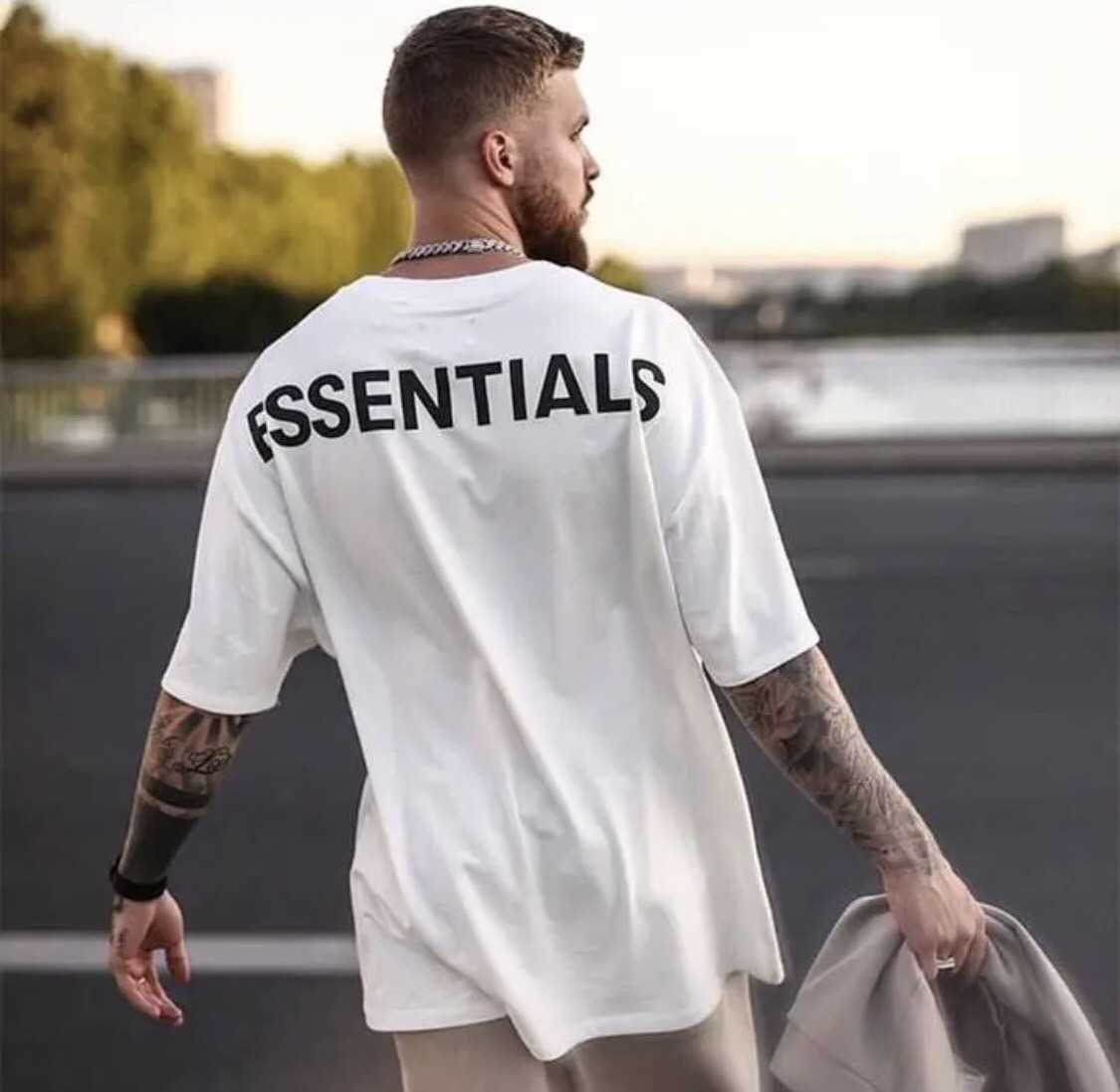 FOG ESSENTIALS エッセンシャルズ 白MサイズバックロゴTシャツ  