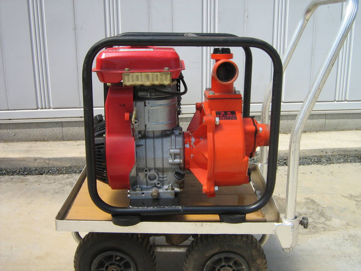 使用回数が少ない水揚げ用エンジンポンプ毎分500L AKD-501M 綺麗で 