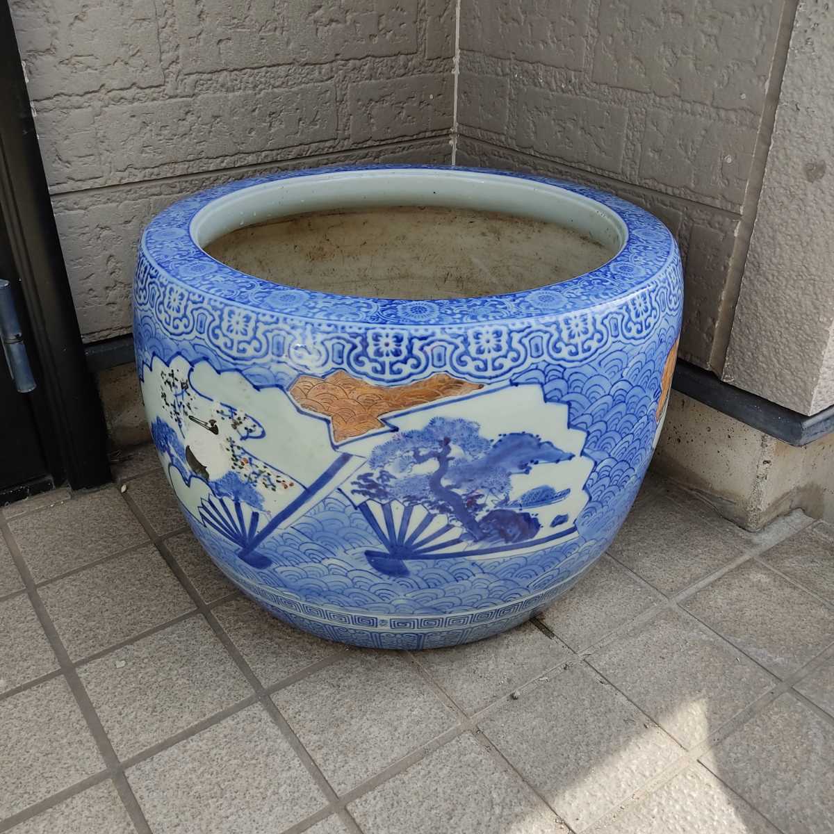 メダカ鉢 火鉢 染付双鶴山水文 睡蓮鉢 ◎ 時代物 有田焼 山本製 大火鉢