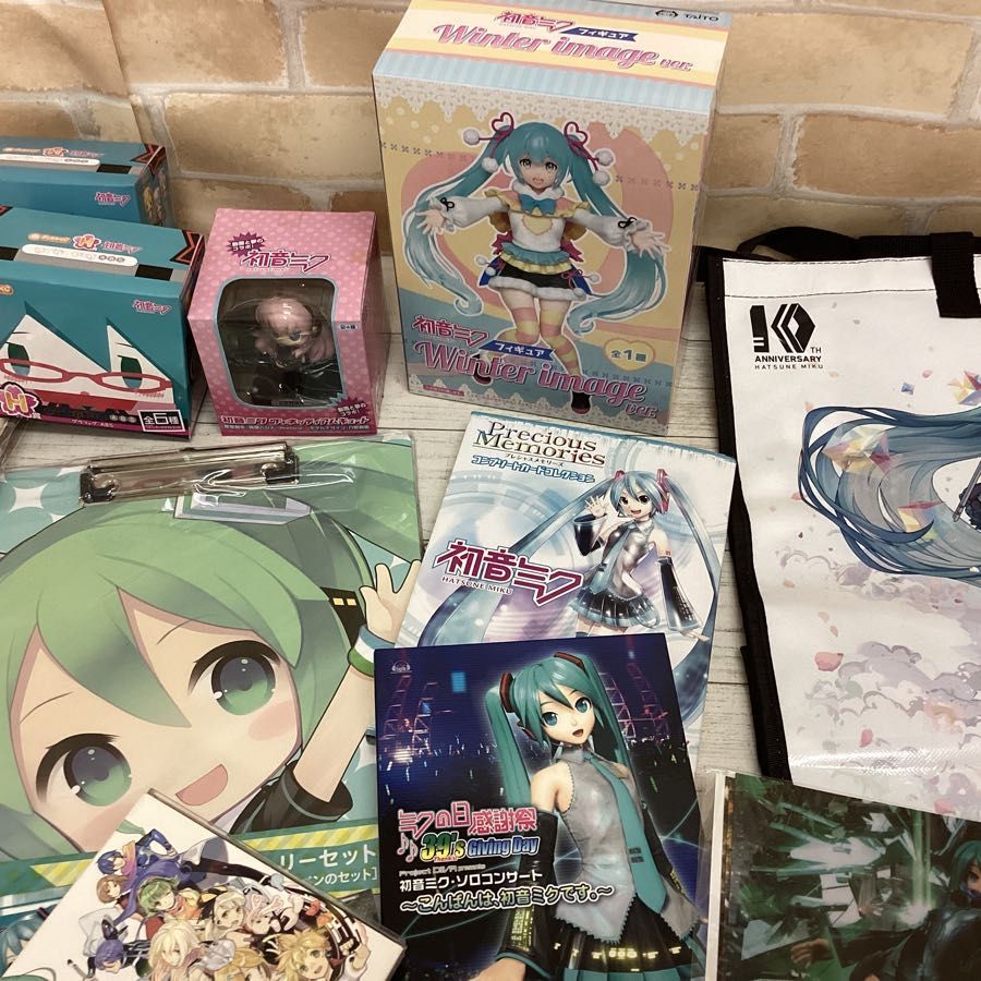 現状】 初音ミク グッズ まとめ売り 缶バッジ フィギュア クリア 