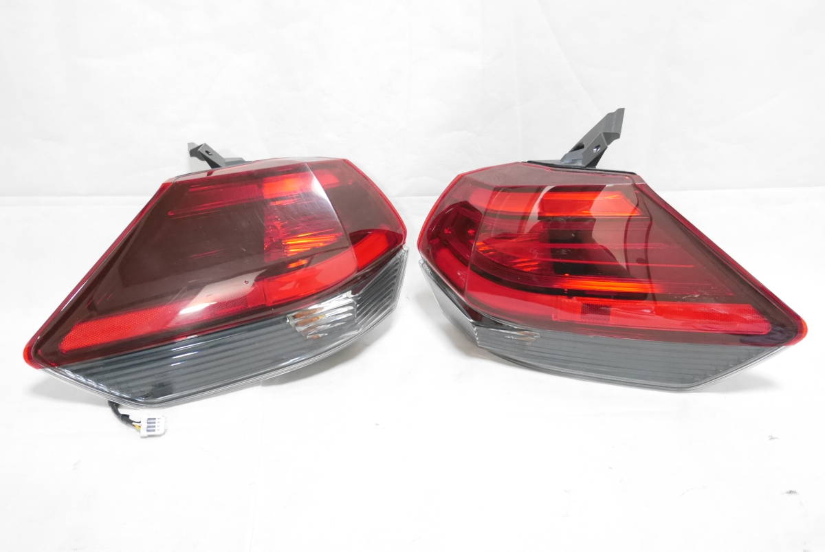 【送料無料】US NISSAN 純正 ROGUE ローグ エクストレイル 17-19 X-TRAIL T32/NT32/HT32/HNT32 テールライト テールランプ USDM 北米仕様 日産、米国で「ローグ（日本名：エクストレイル）」2024モデル NISSAN エクストレイル エクストレイルT33NISSANニッサンROGUE純正USフロント 北米版『ローグ』…精悍なブラックアクセント □エクストレイルT33□ニッサンROGUE純正USエンブレム