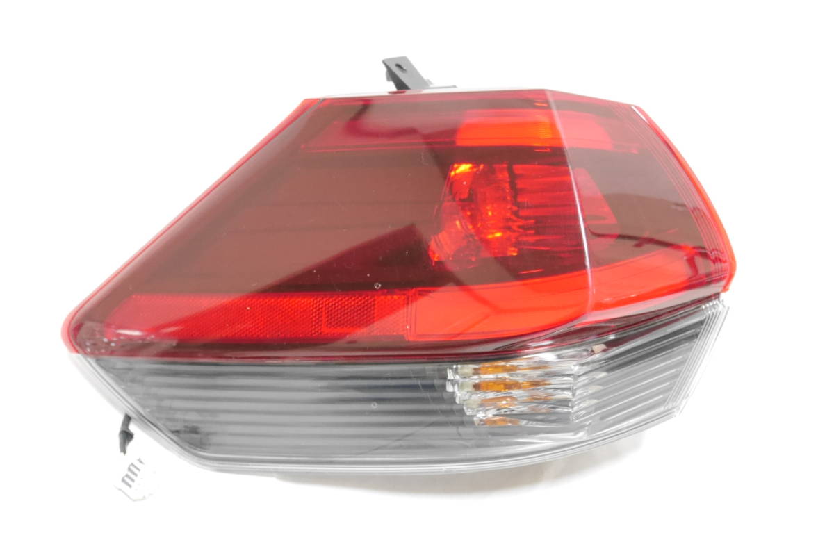 【送料無料】US NISSAN 純正 ROGUE ローグ エクストレイル 17-19 X-TRAIL T32/NT32/HT32/HNT32 テールライト テールランプ USDM 北米仕様 日産、米国で「ローグ（日本名：エクストレイル）」2024モデル NISSAN エクストレイル エクストレイルT33NISSANニッサンROGUE純正USフロント 北米版『ローグ』…精悍なブラックアクセント □エクストレイルT33□ニッサンROGUE純正USエンブレム