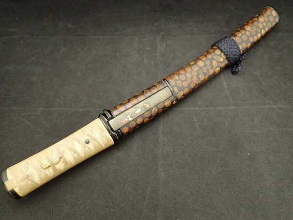 刀装具 セット 柄 刀 脇差 短刀 目釘 時代物 骨董品 アンティーク 蔵出し J20☆送料無料!! 時代 刀装具 短刀 拵え 小柄（在銘 一秀） 検) 刀剣
