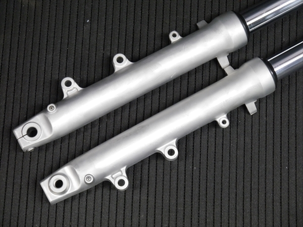 超貴重　TZ250 純正フロントフォーク 極美品　rz250等に 超貴重 TZ250 純正フロントフォーク 極美品 rz250等に TZR250 1KT 87年