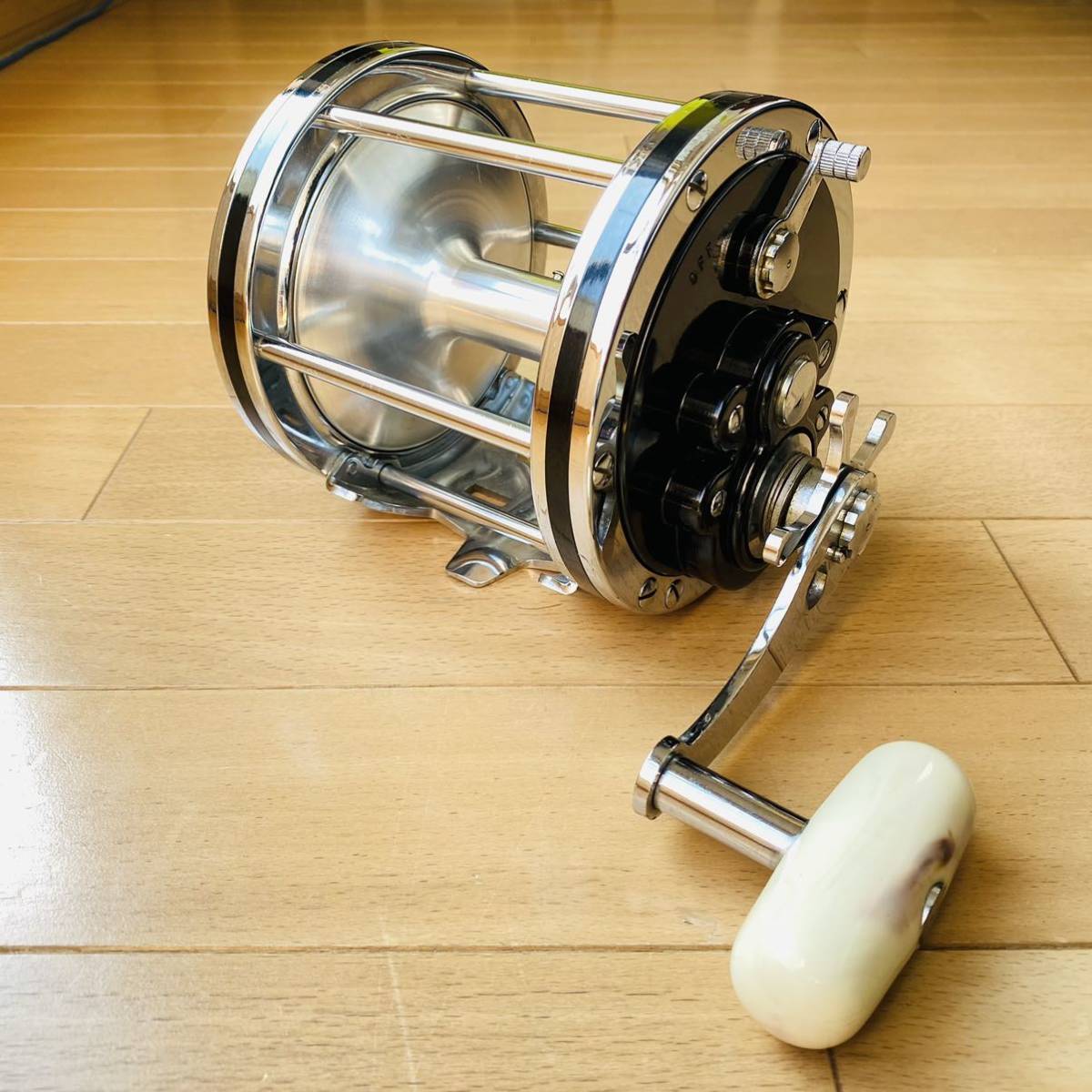 極上品】DAIWA ダイワ SEALINE シーライン 900 両軸リール 釣り 中古