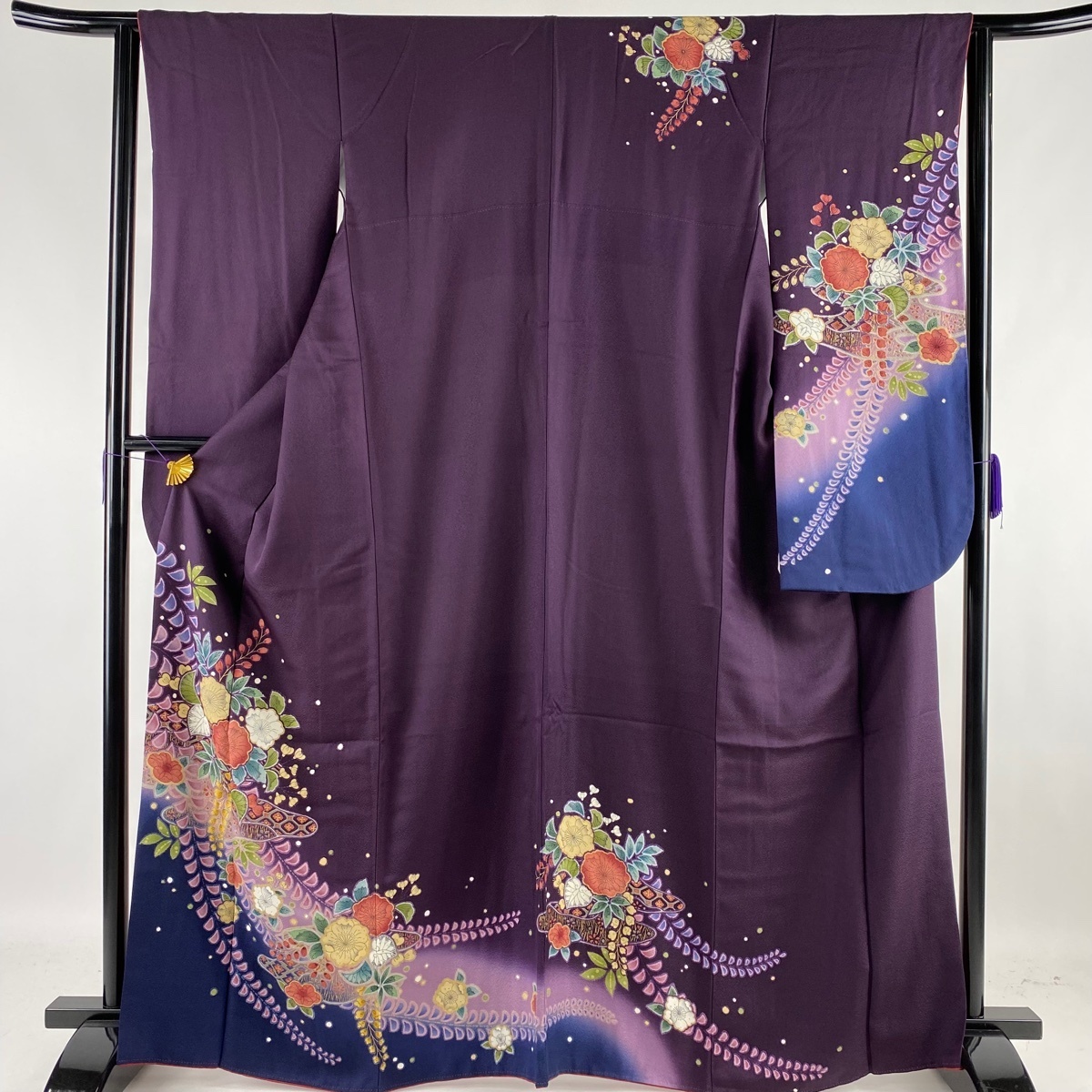 紫地 振袖 花柄 金彩 華やか 正絹 成人式で輝く！白地花柄振袖