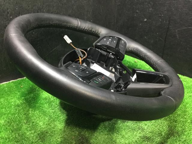 レネゲード ジープ ABA-BU14 リミテッド ABA-BU14(ジープ)のサマータイヤセットのホイール(17 BU クライスラー・ジープ ハンドルカバー １７インチ 純正アルミホイール 28年 型式:ABA-BU14｜ジープ・レネゲード(クライスラー・ジープ)の総合情報 美品 松下自動車（有限会社キシアンドサンズリミテッド） ステアリングカバー ステアリングホイール