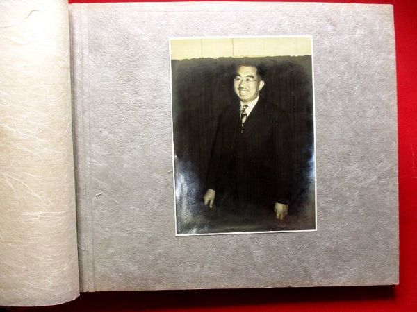 8 昭和25年 昭和天皇 行幸 生写真アルバム 高知製糸所 戦後巡幸 片倉製糸紡績 高知県 和本 古書古文書 その他 売買されたオークション情報 Yahooの商品情報をアーカイブ公開 オークファン Aucfan Com