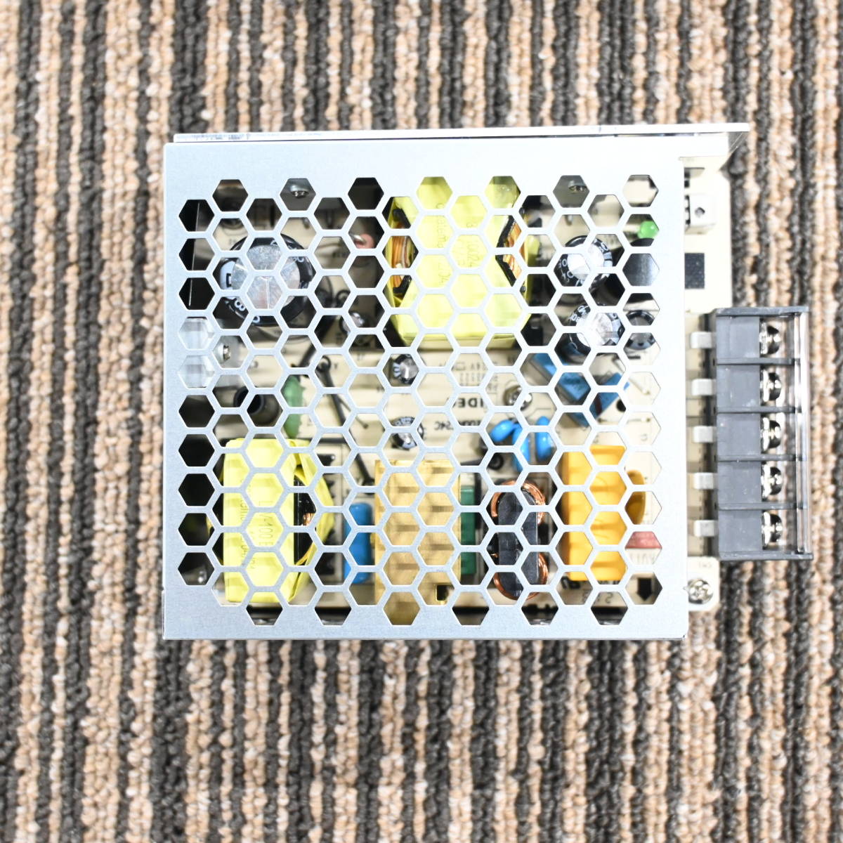 ★新品未開封（国内出荷）PS3V-100AF24C IDEC パワーサプライ DC24V電源 100W （オムロンS8FS-G10024C代替品にどうですか？）