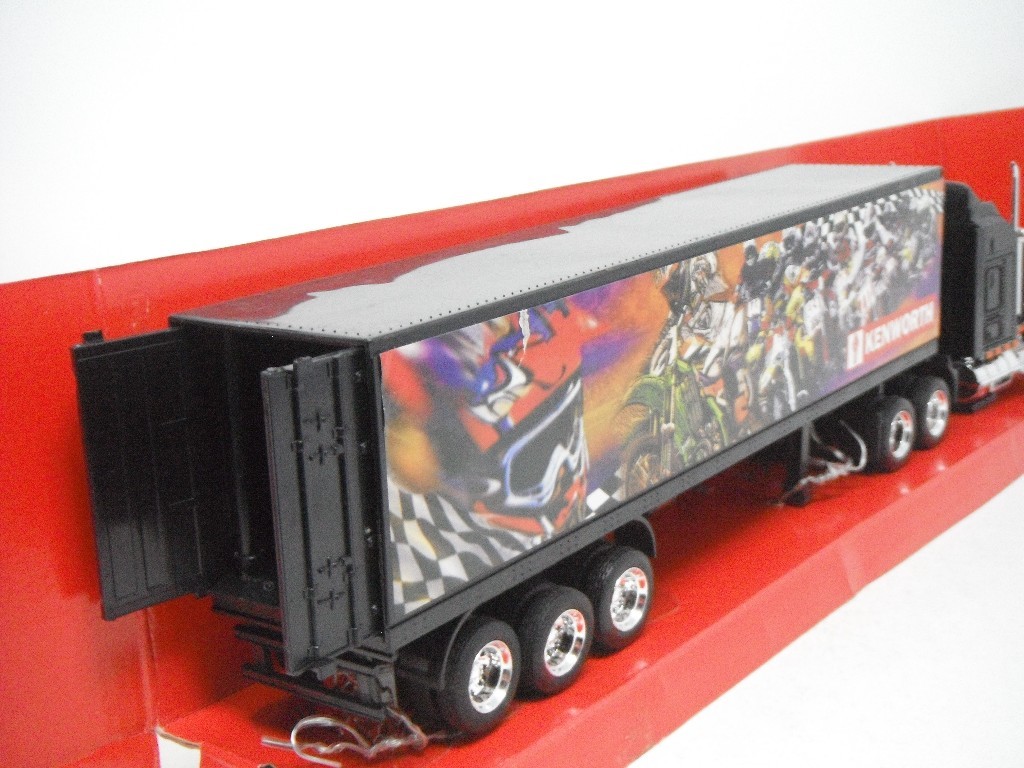 □ NewRayニューレイ『1/43 KENWORTH W900 LongHauler ロングハウラー