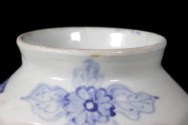 ◇錵◇3 李朝時代 白磁製 草花染付面取壷 15cm 朝鮮古陶 唐物骨董