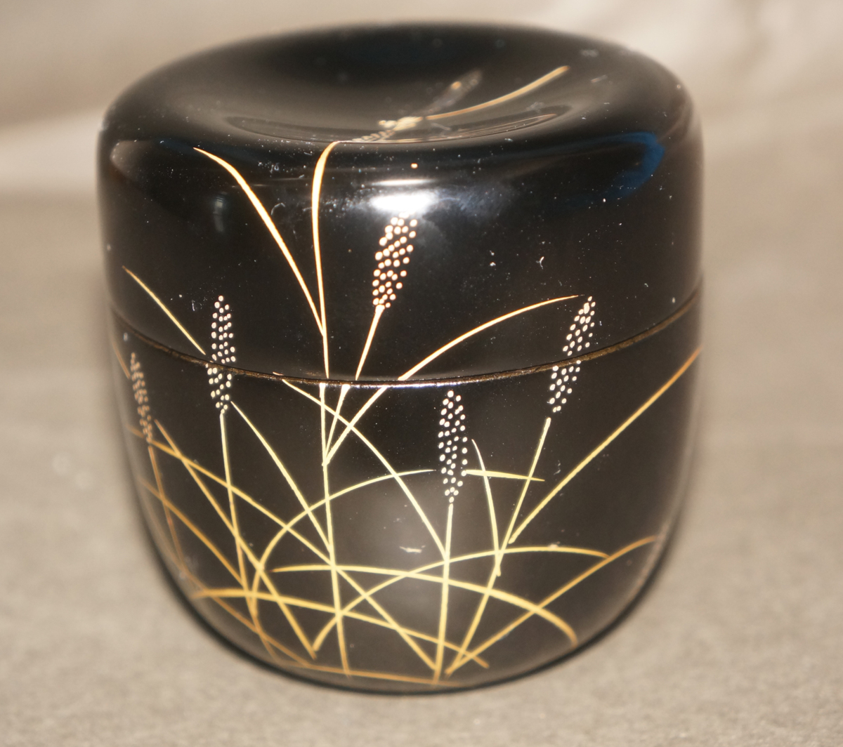 桐蒔絵棗 箱書きあり 仕覆付 : 宮田 木製 糸トンボ蒔絵 棗 《茶道具・