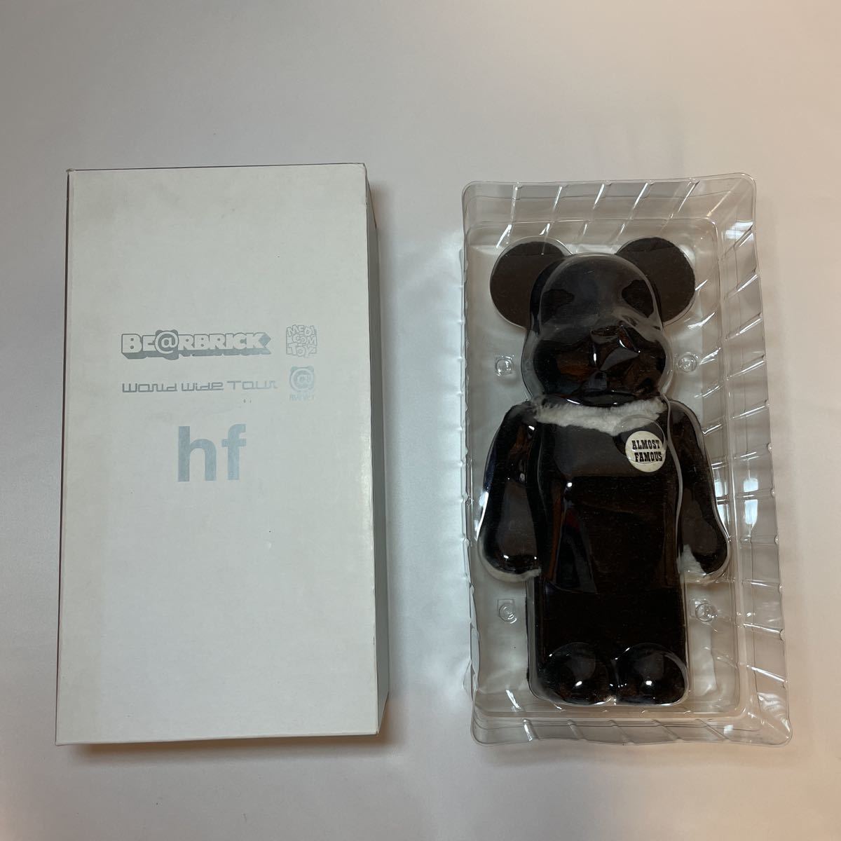 ・商品名：400%BE@RBRICK（べアブリック）WORLD WIDE TOUR 2004 hf 藤原ヒロシ（メディコムトイ製） ベアブリック BE@RBRICK 400% ベアブリックERIC エリックヘイズ400 Bluetooth