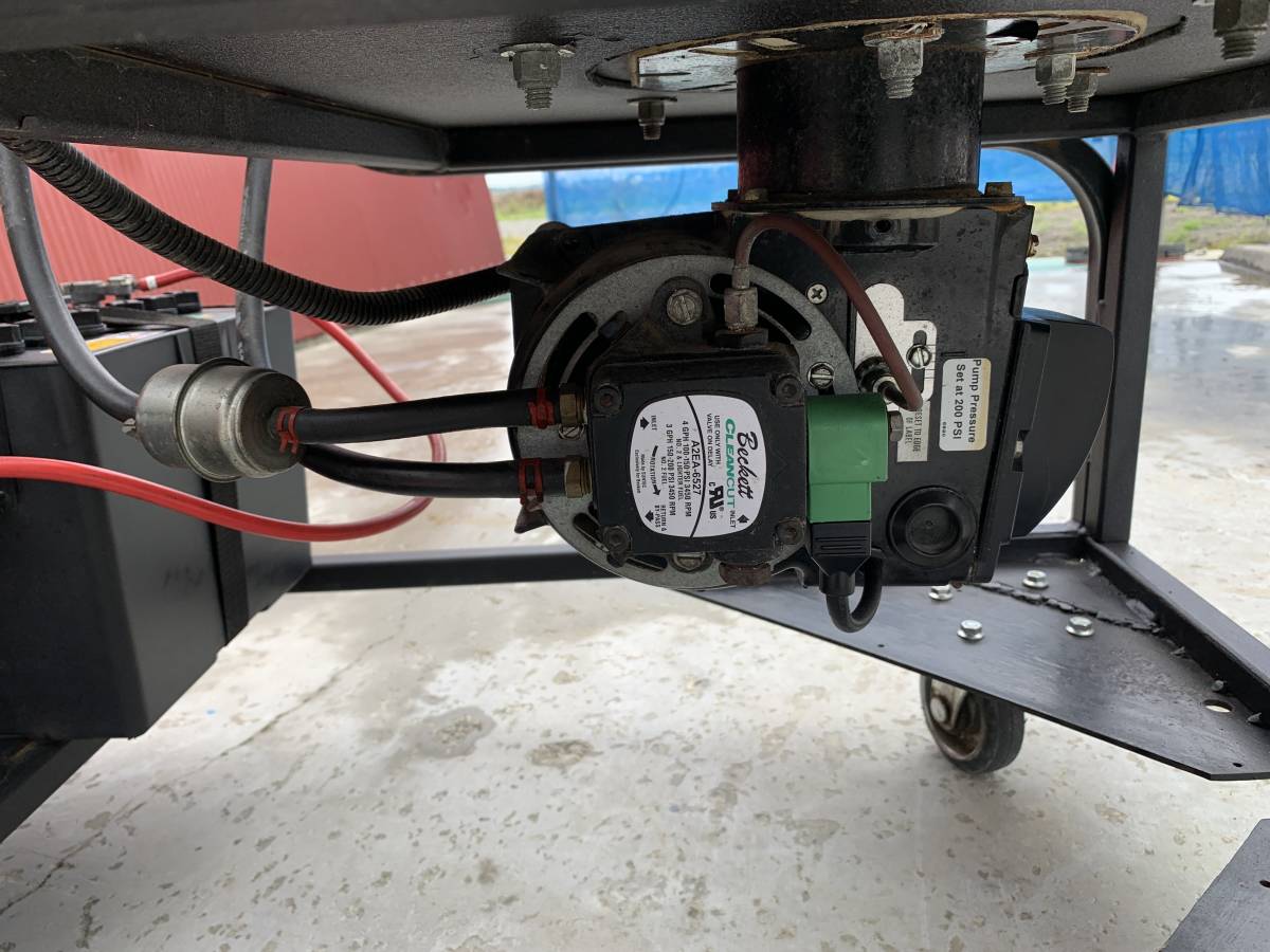 超希少品！エンジンタイプ温水高圧洗浄機！電源不要で温水高圧洗浄が 