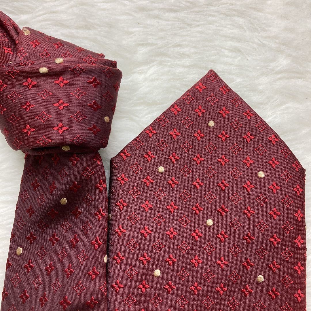 未使用★ルイヴィトン『熱き情熱の赤』LOUIS VUITTON ネクタイ スーツ レッド ブランドロゴ モノグラム フラワー ドット シルク100 玉虫 赤