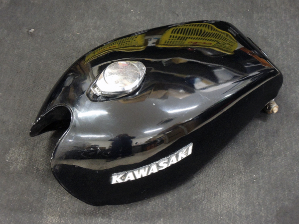 Z1用　黒 タンク リプレイ品 カワサキ タンク 車種から,Z1⁄Z2 (16L) リプレイス・リプロタンクの