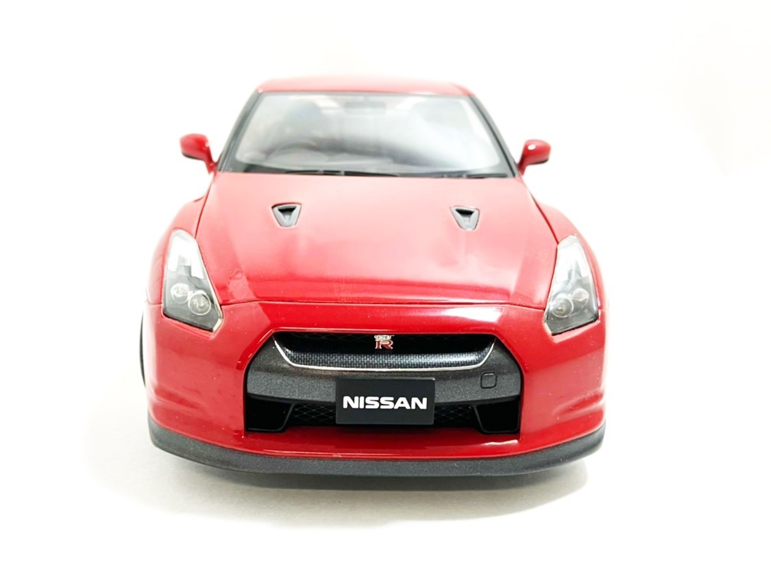 8)AUTO art/オートアート ミレニアム 1/18 ニッサン GT-R R35 バイブ