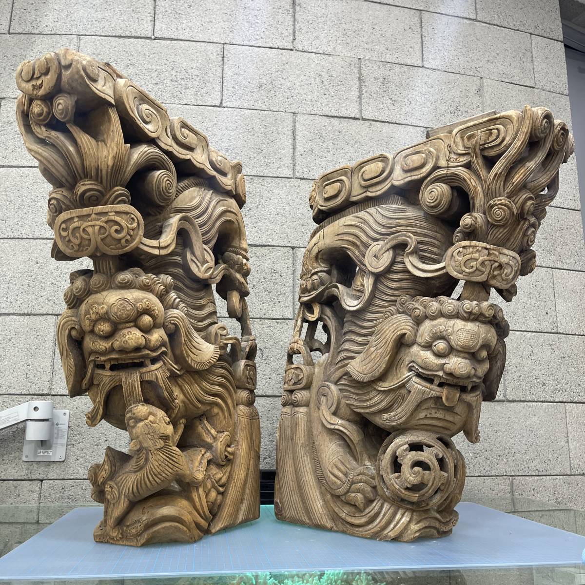 売切り/ 時代物 獅子 狛犬 木鼻 // 置物 珍品 希少 木彫 木製 彫刻 
